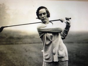6 toute la famille joue au golf. aline est championne de france en 1934. (peter halban)
